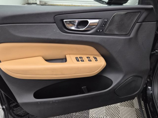 Used 2020 Volvo XC60 T6 Inscription w/ Protection Package Premier image 19