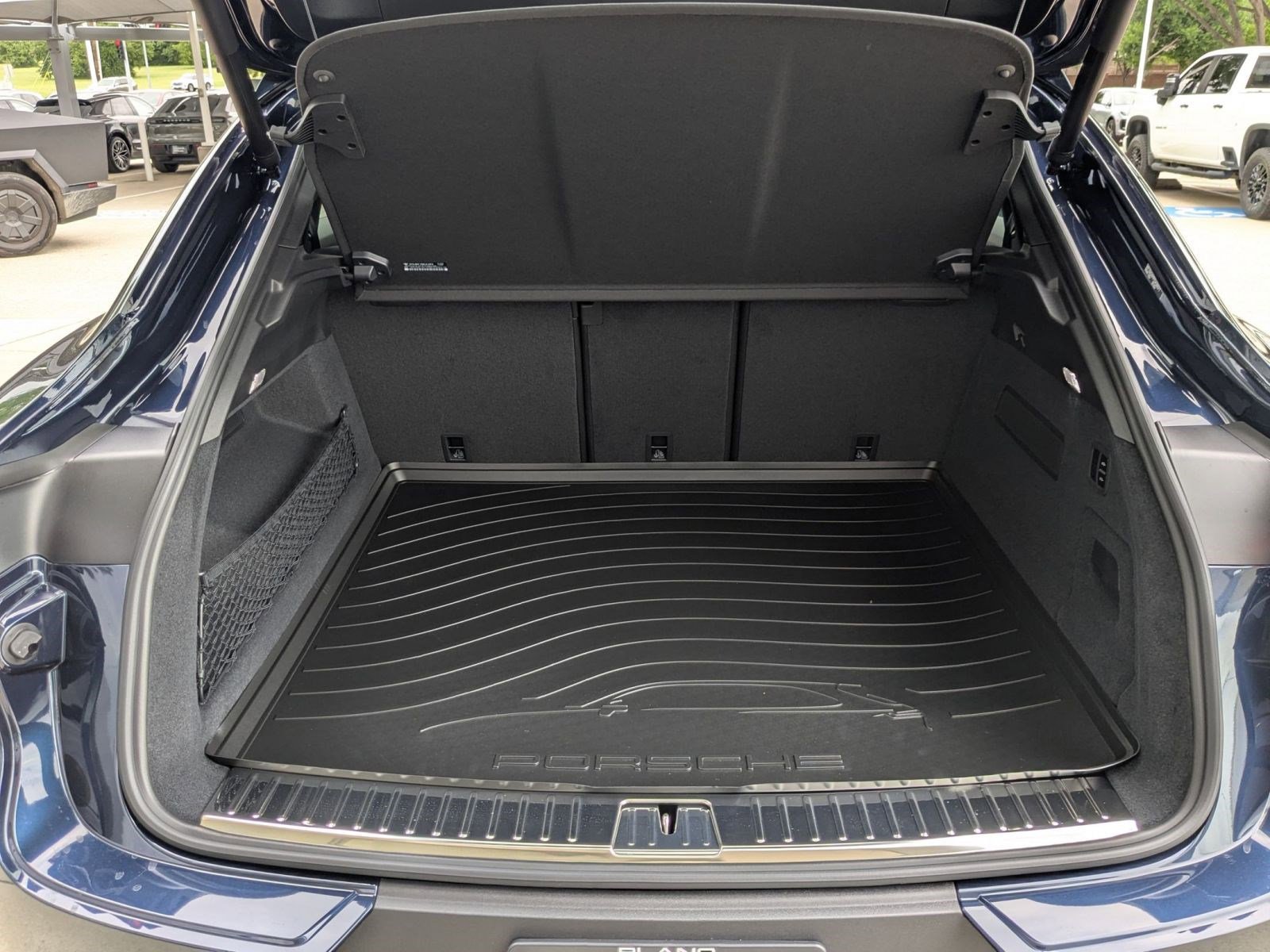 New 2026 Porsche Cayenne Coupe AWD/4WD image 22