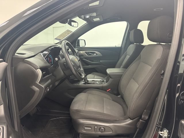 Used 2022 Chevrolet Traverse LT w/ LPO, 'HIT The Road' Package AWD/4WD image 22