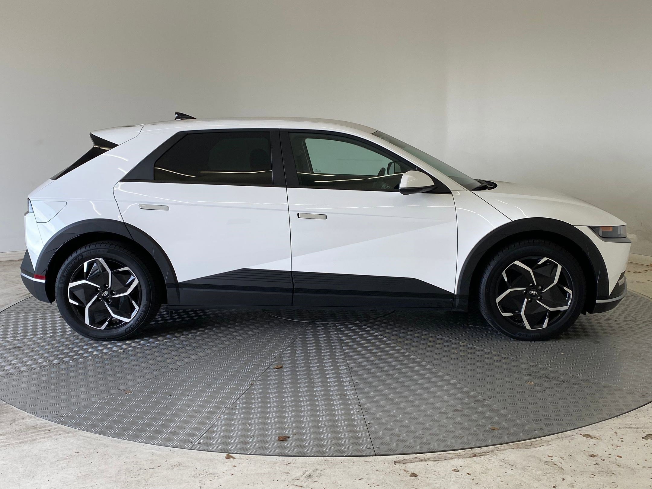 Used 2023 Hyundai Ioniq 5 SEL image 7