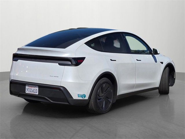 Used 2026 Tesla Model Y Long Range image 4