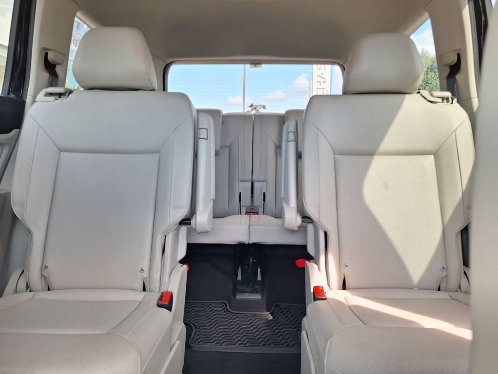 Used 2019 Volkswagen Atlas SE FWD image 24