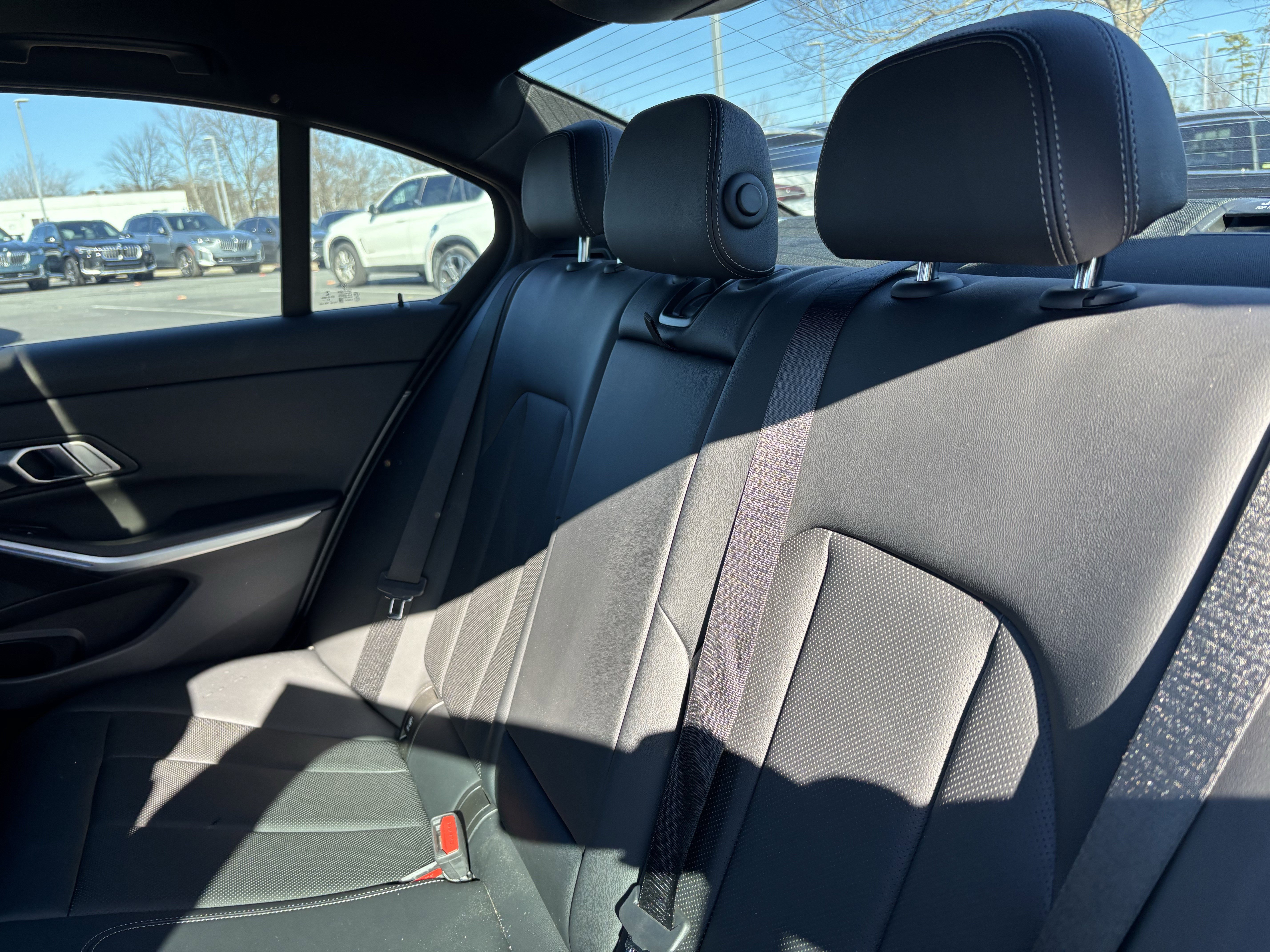 Used 2023 BMW 330i Sedan w/ Premium Package image 33