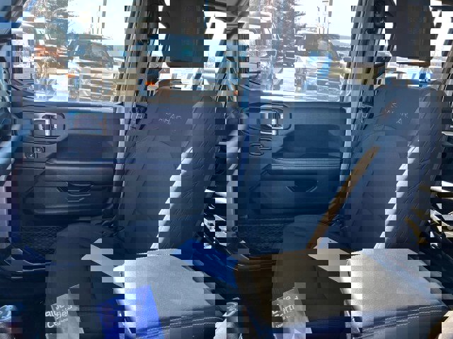 Used 2018 Jeep Wrangler Unlimited Sahara w/ Dual Top Group image 8