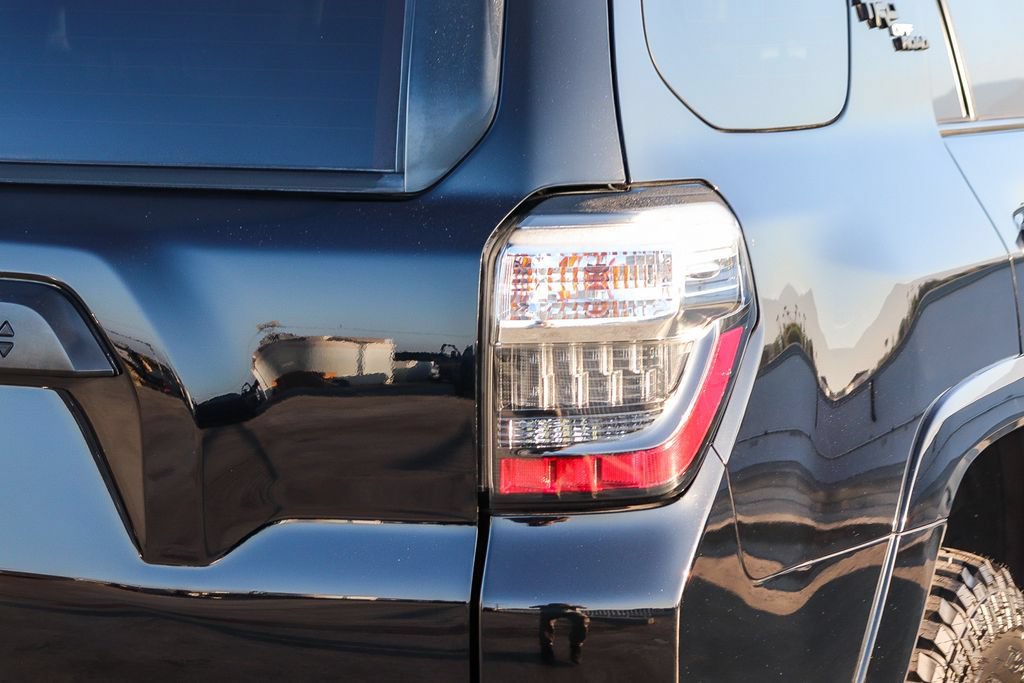 Used 2021 Toyota 4Runner TRD Off-Road Premium w/ Moonroof Package AWD/4WD image 10
