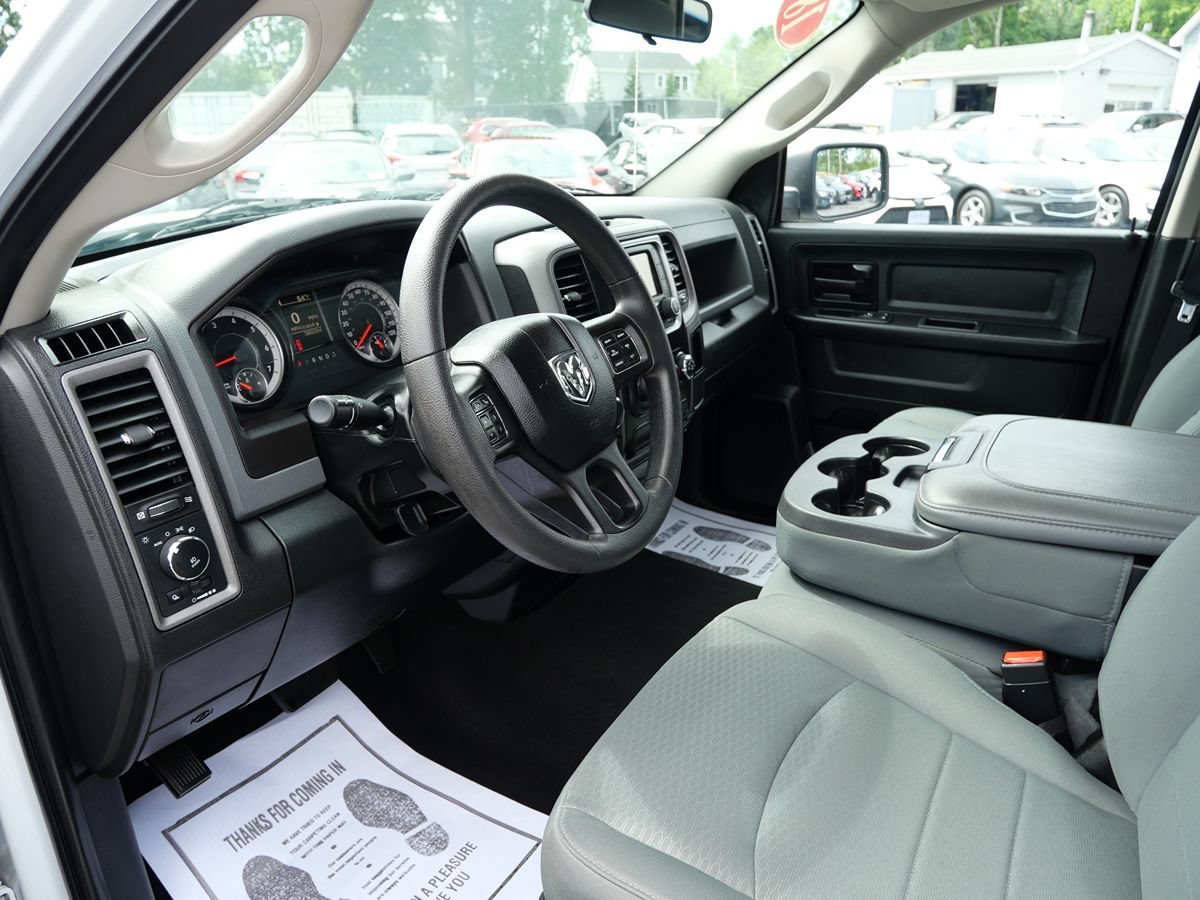 Used 2018 RAM 1500 Express w/ Express Value Package AWD/4WD image 12