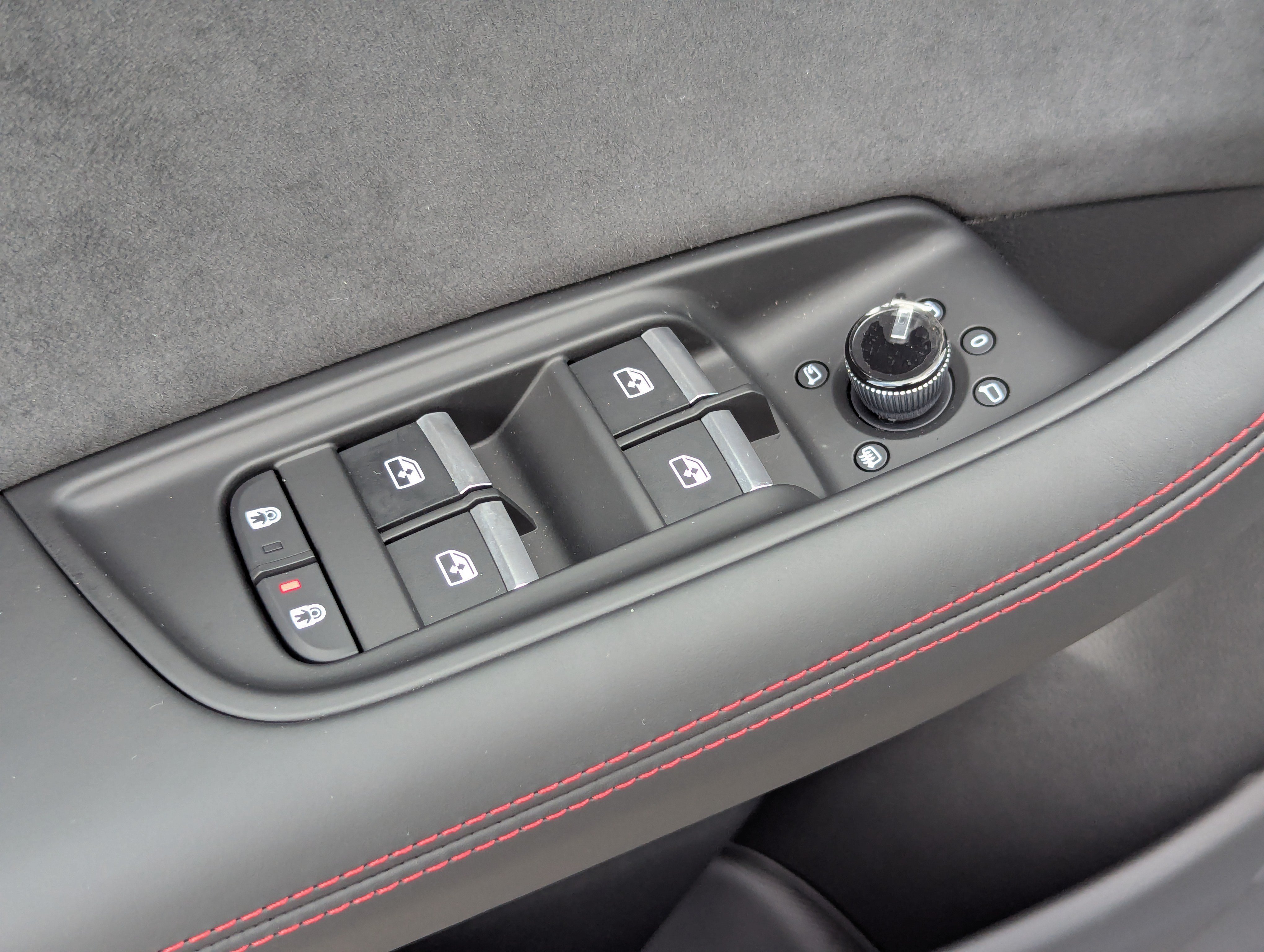 New 2026 Audi SQ8 Prestige AWD/4WD image 17