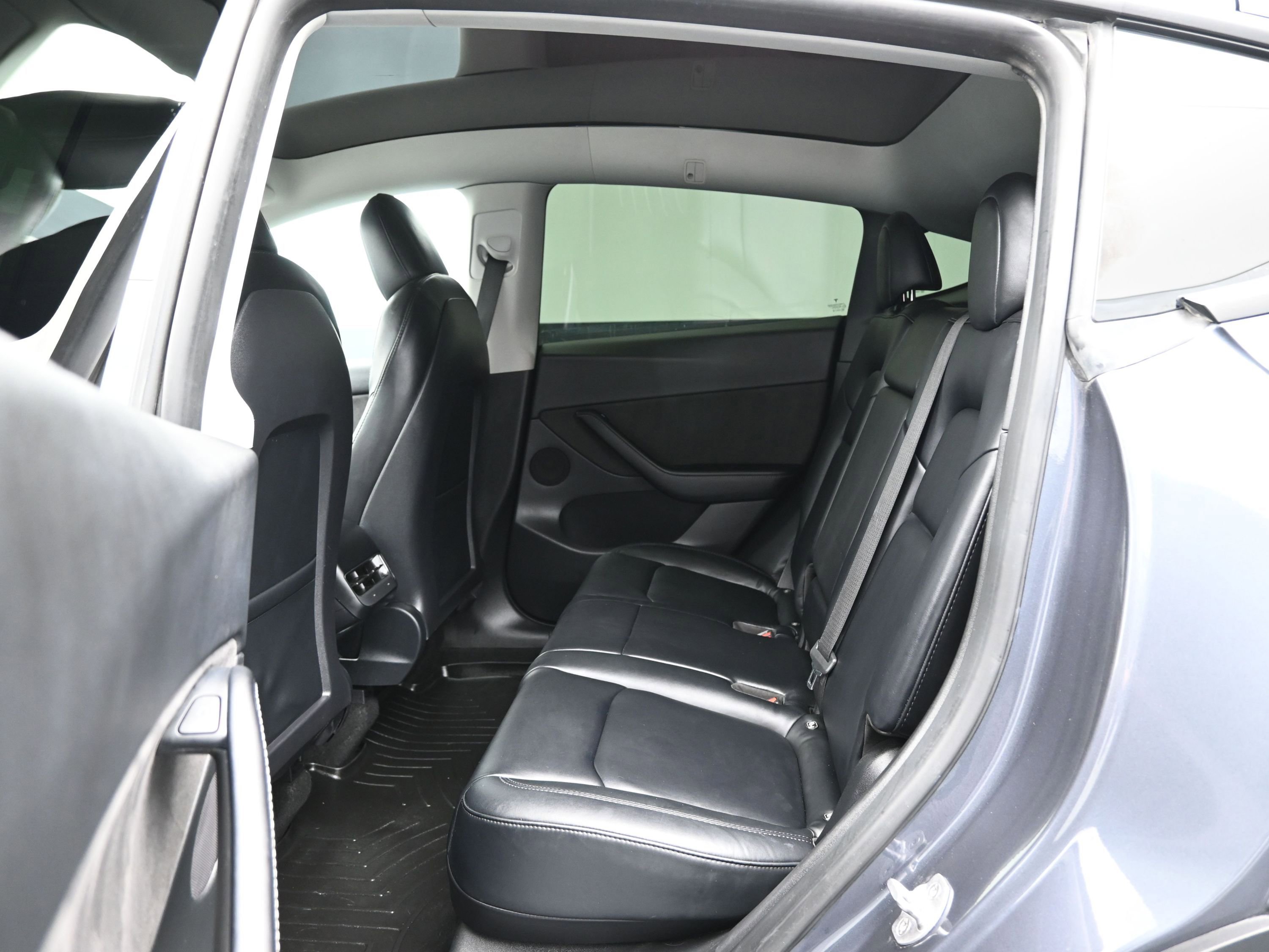 Used 2022 Tesla Model Y Performance image 10