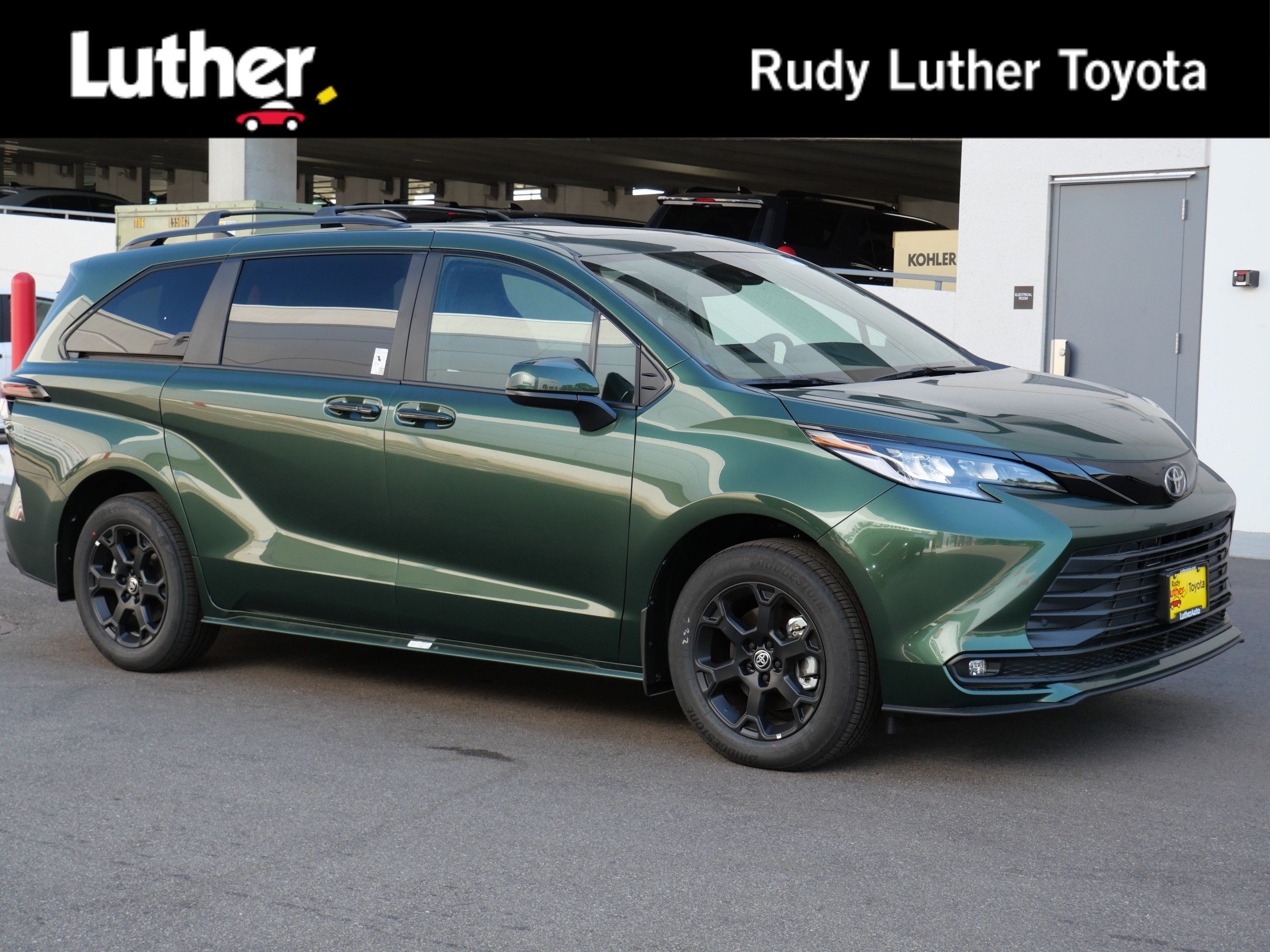 New 2026 Toyota Sienna XLE Woodland Edition