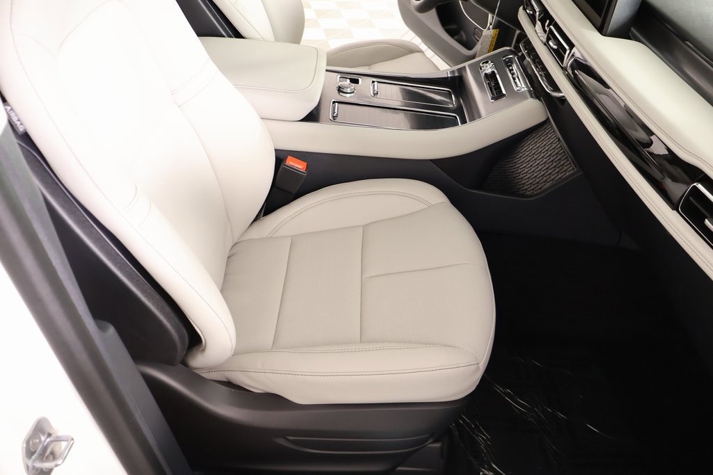 New 2026 Lincoln Aviator Premiere image 14