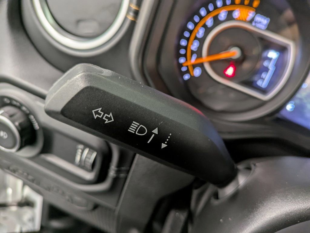 Used 2024 Jeep Wrangler Sahara image 19
