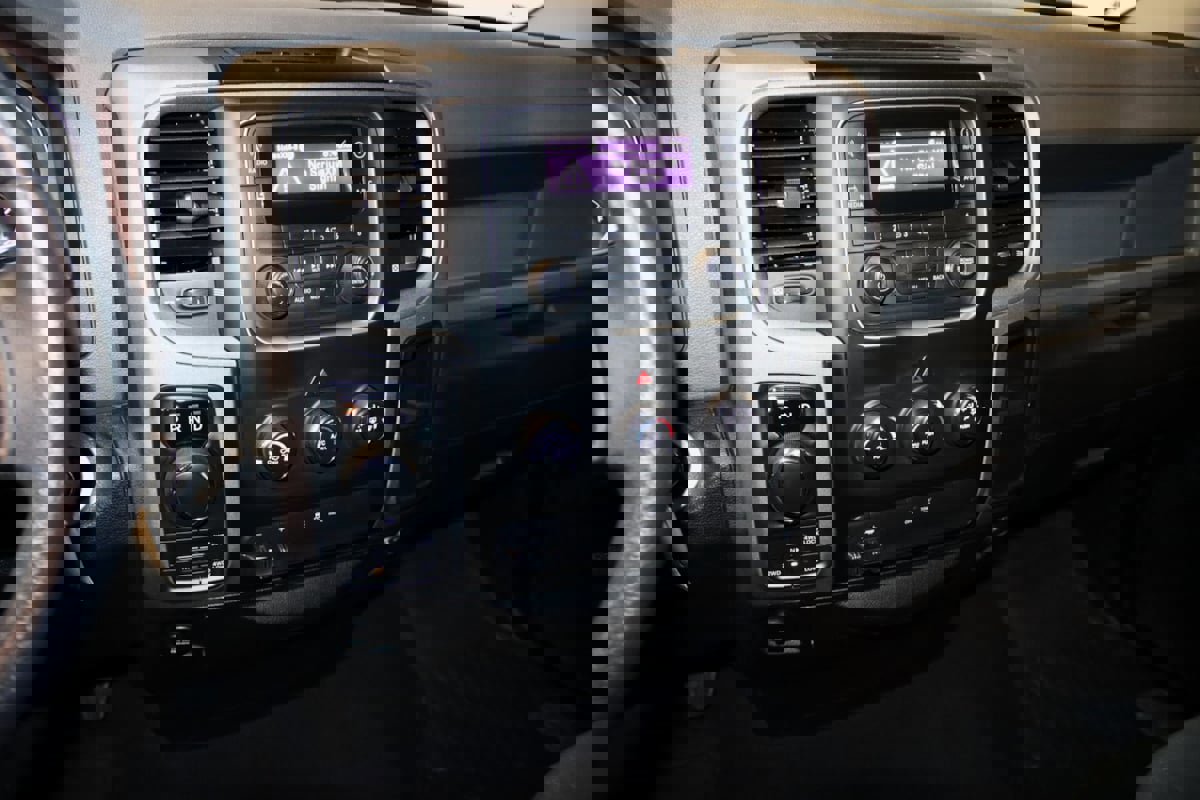 Used 2018 RAM 1500 Express image 40