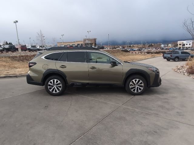 Used 2025 Subaru Outback Premium image 9
