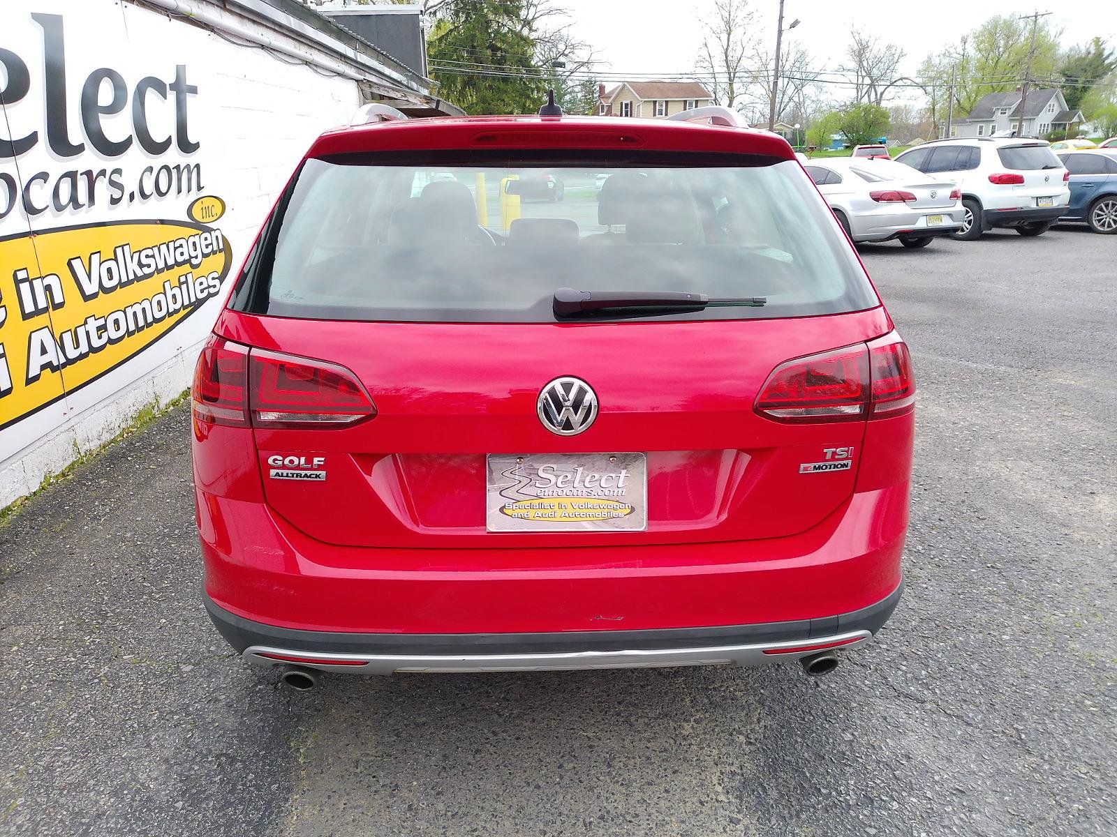 Used 2017 Volkswagen Golf Alltrack SE AWD/4WD image 8