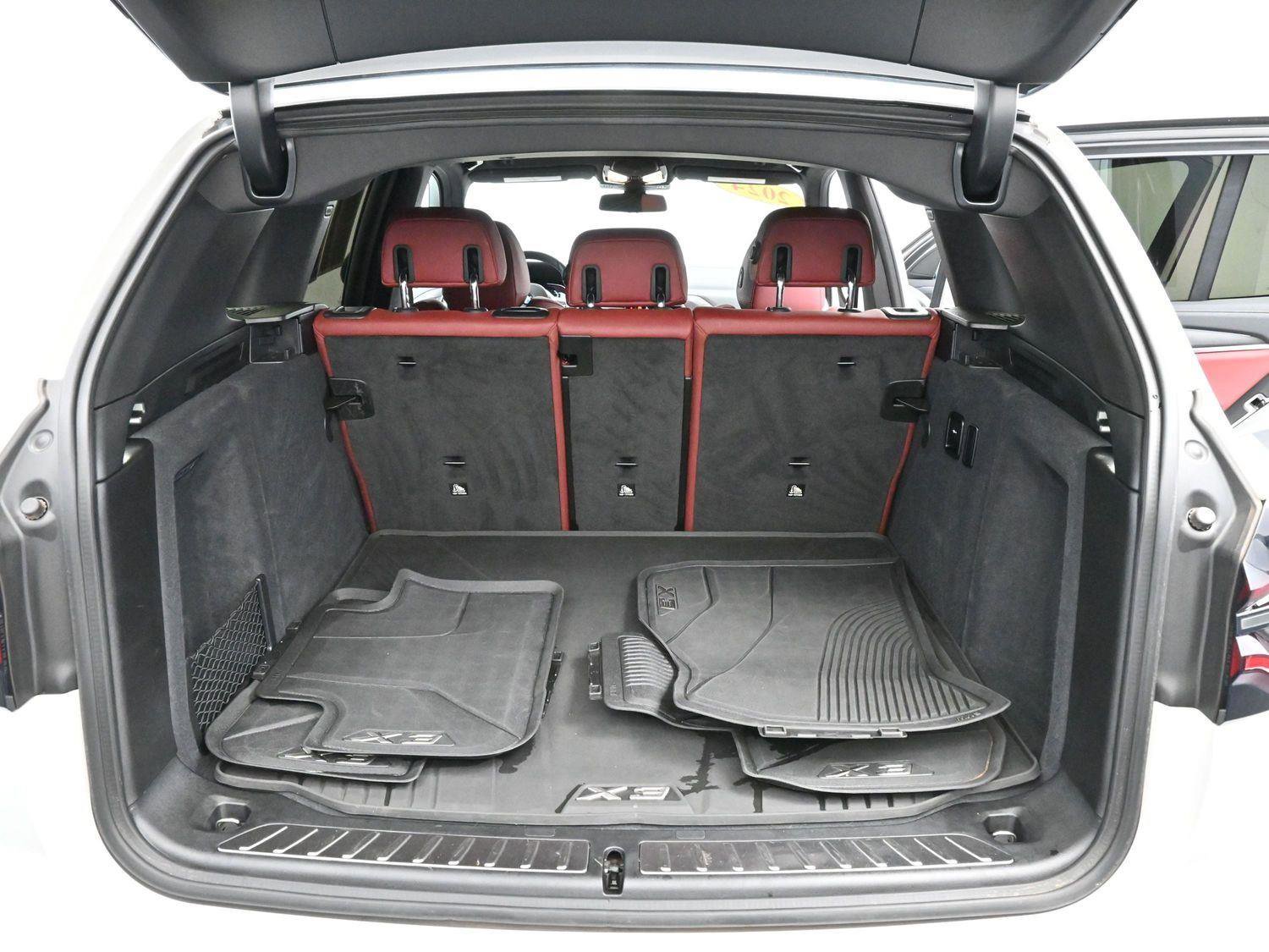 Used 2024 BMW X3 M40i w/ Premium Package image 9