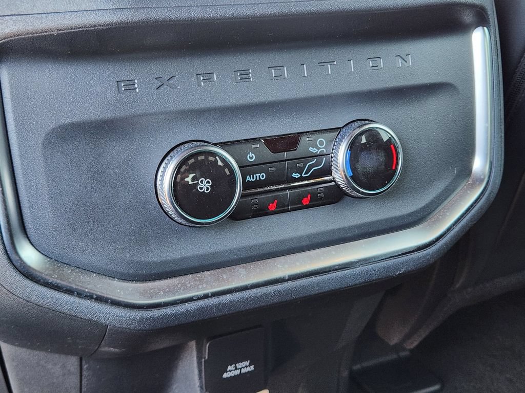 Used 2025 Ford Expedition Tremor AWD/4WD image 17