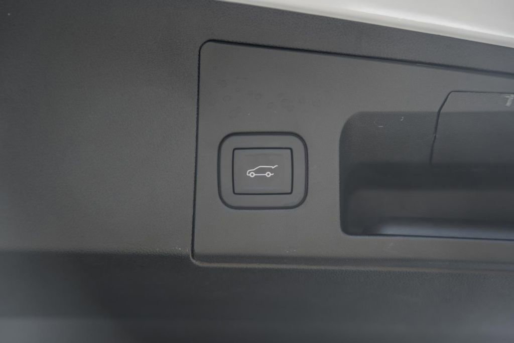 Used 2025 Cadillac XT5 Premium Luxury image 10