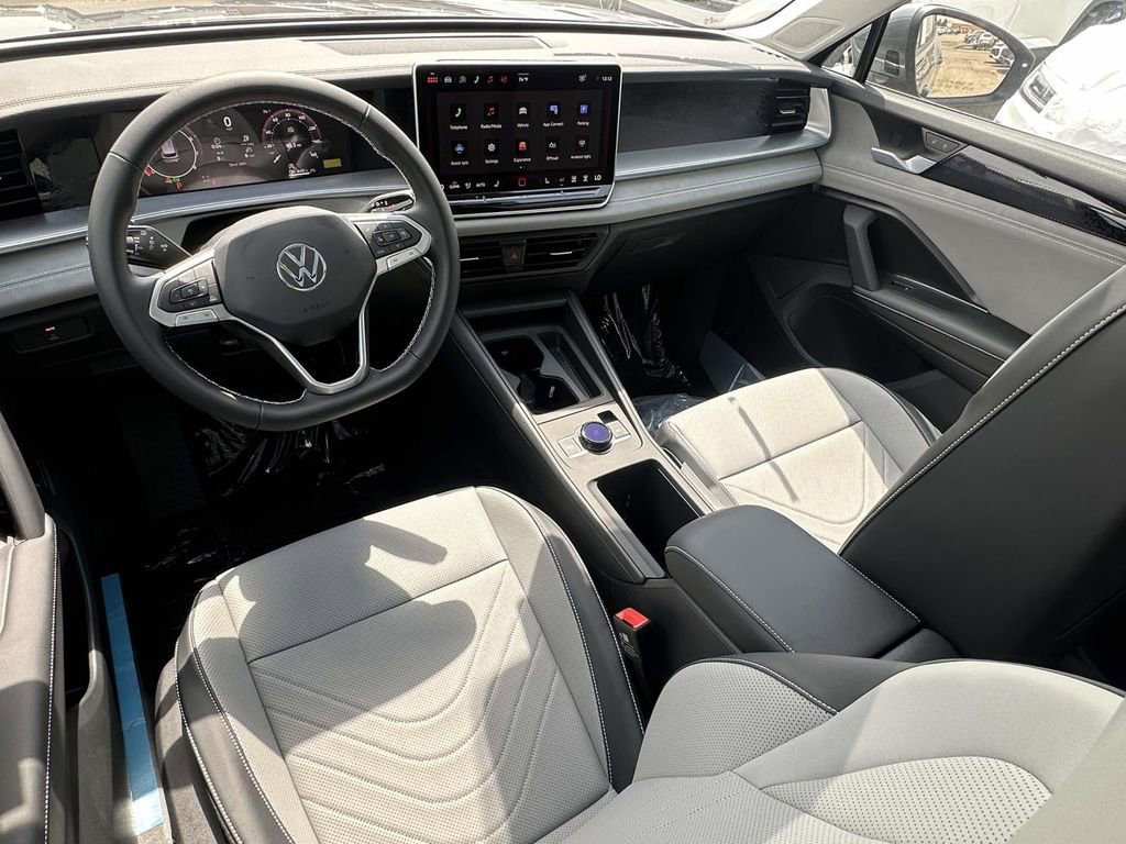 New 2026 Volkswagen Tiguan SE AWD/4WD image 10