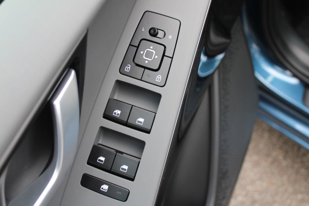 New 2026 Kia Niro EX FWD image 19