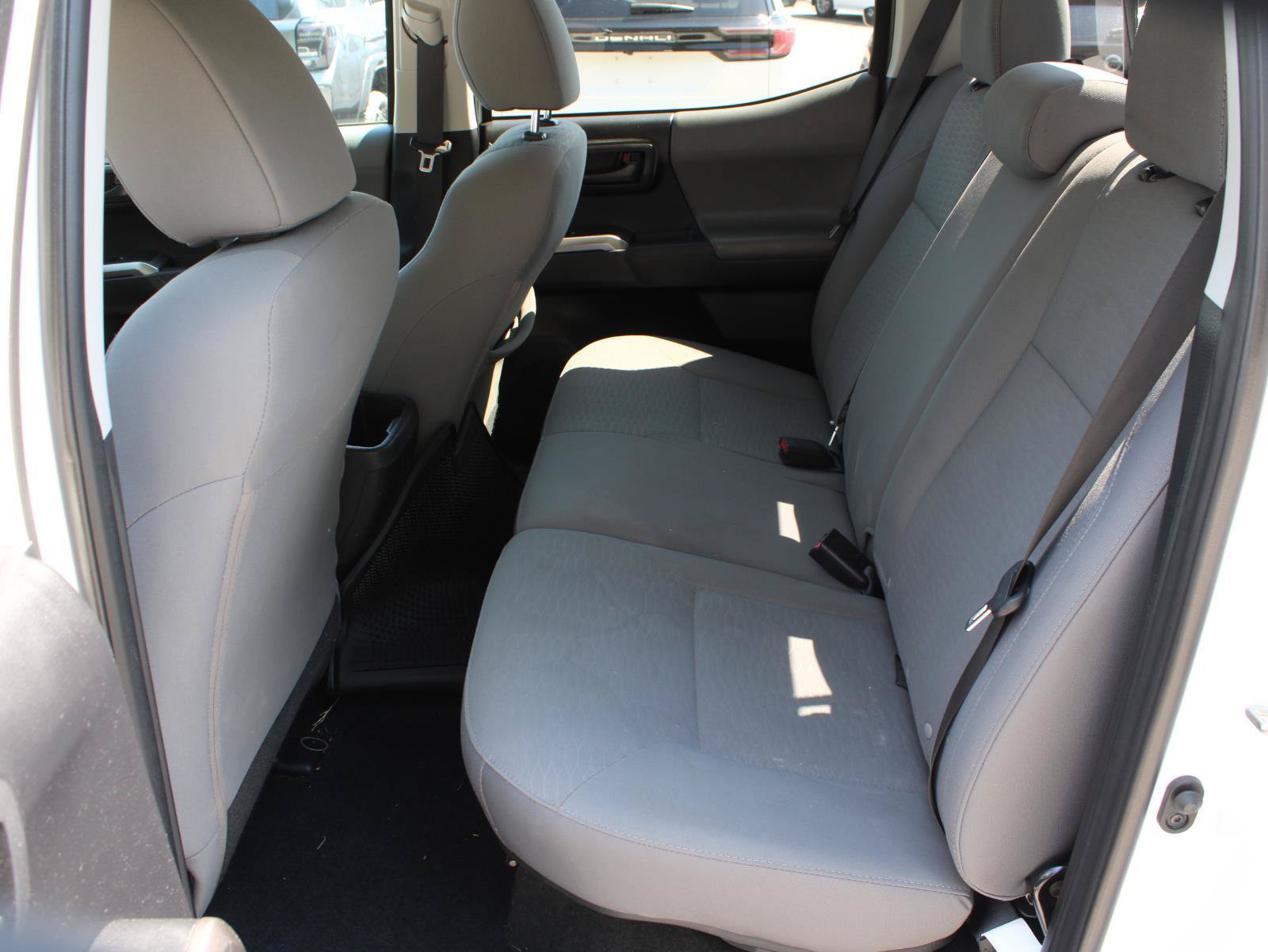 Used 2019 Toyota Tacoma SR5 AWD/4WD image 15