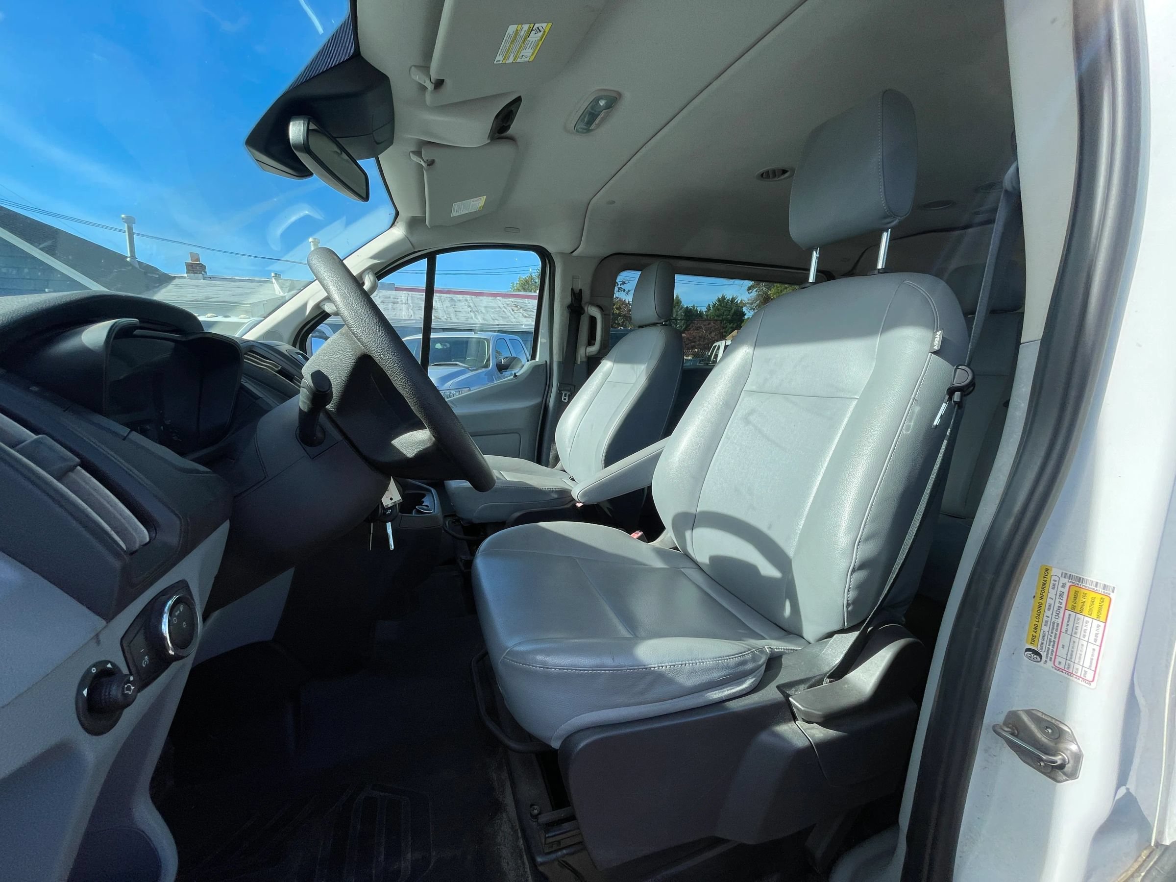 Used 2017 Ford Transit 150 130 Low Roof Wagon RWD image 9