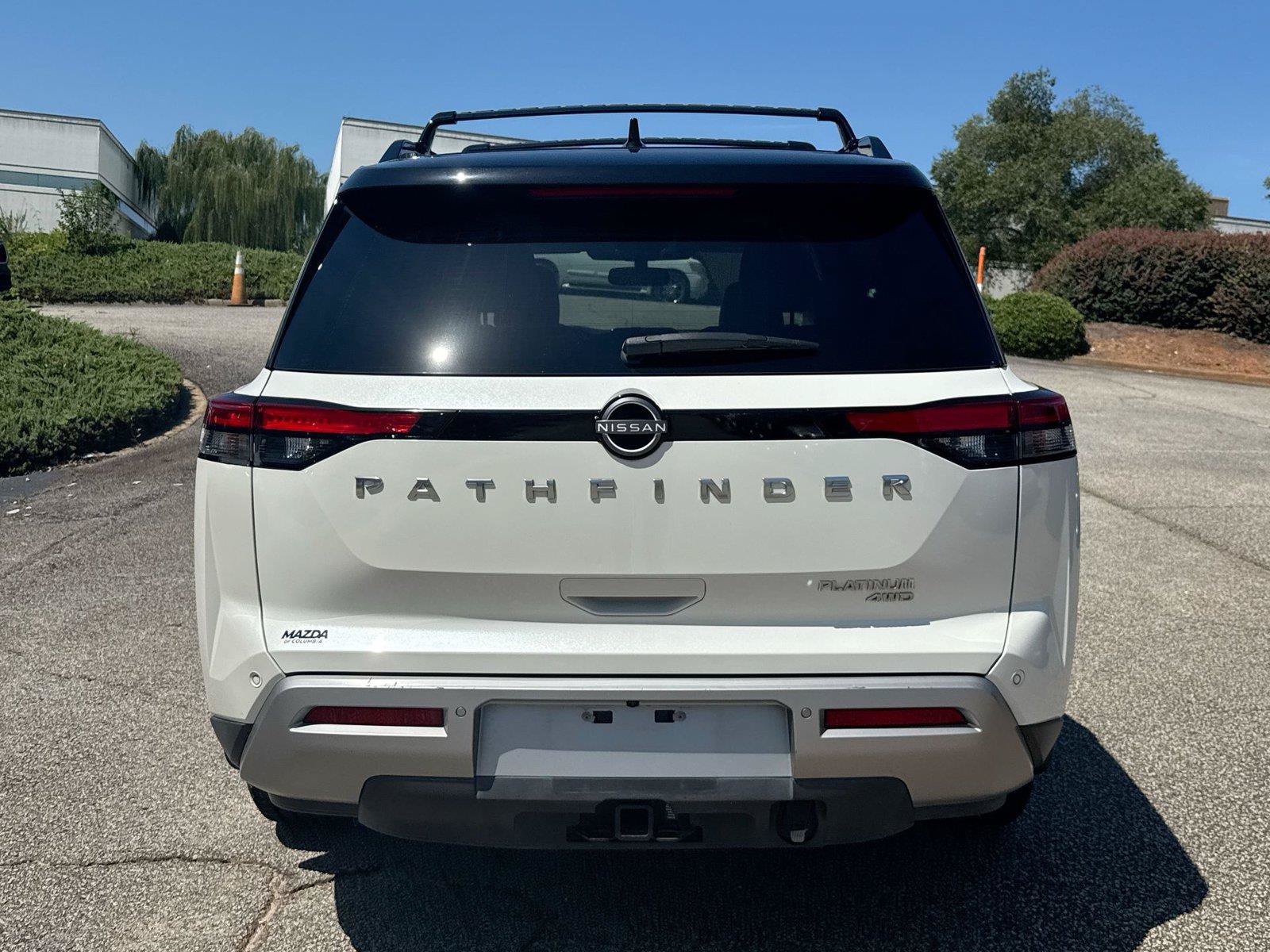 Used 2022 Nissan Pathfinder Platinum w/ Cargo Package AWD/4WD image 25