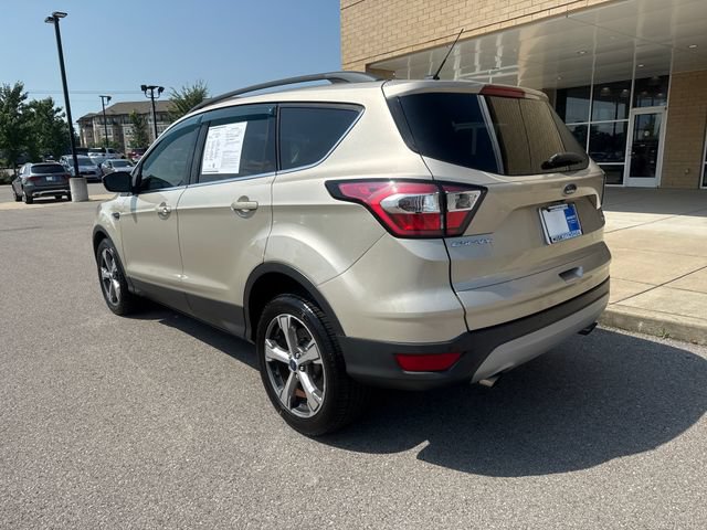 Used 2017 Ford Escape SE w/ Equipment Group 201A FWD image 2