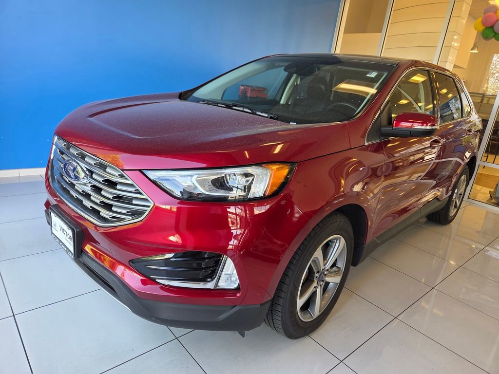 Used 2019 Ford Edge Titanium w/ Cold Weather Package AWD/4WD image 1