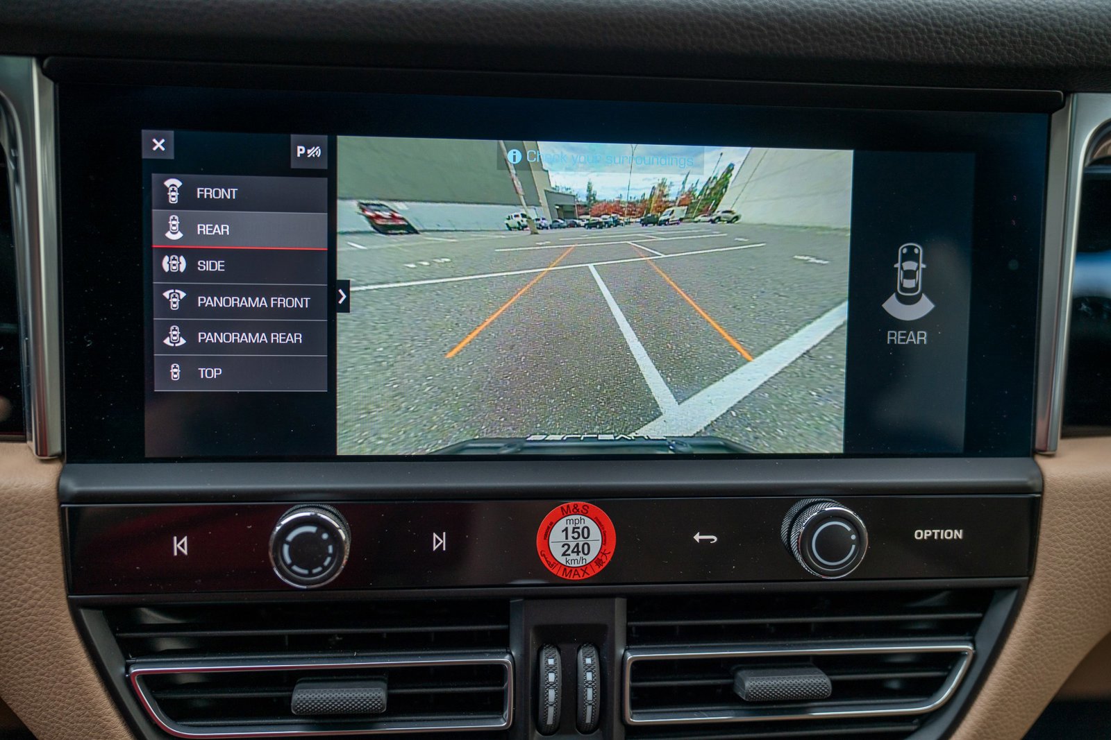 Used 2025 Porsche Macan image 19