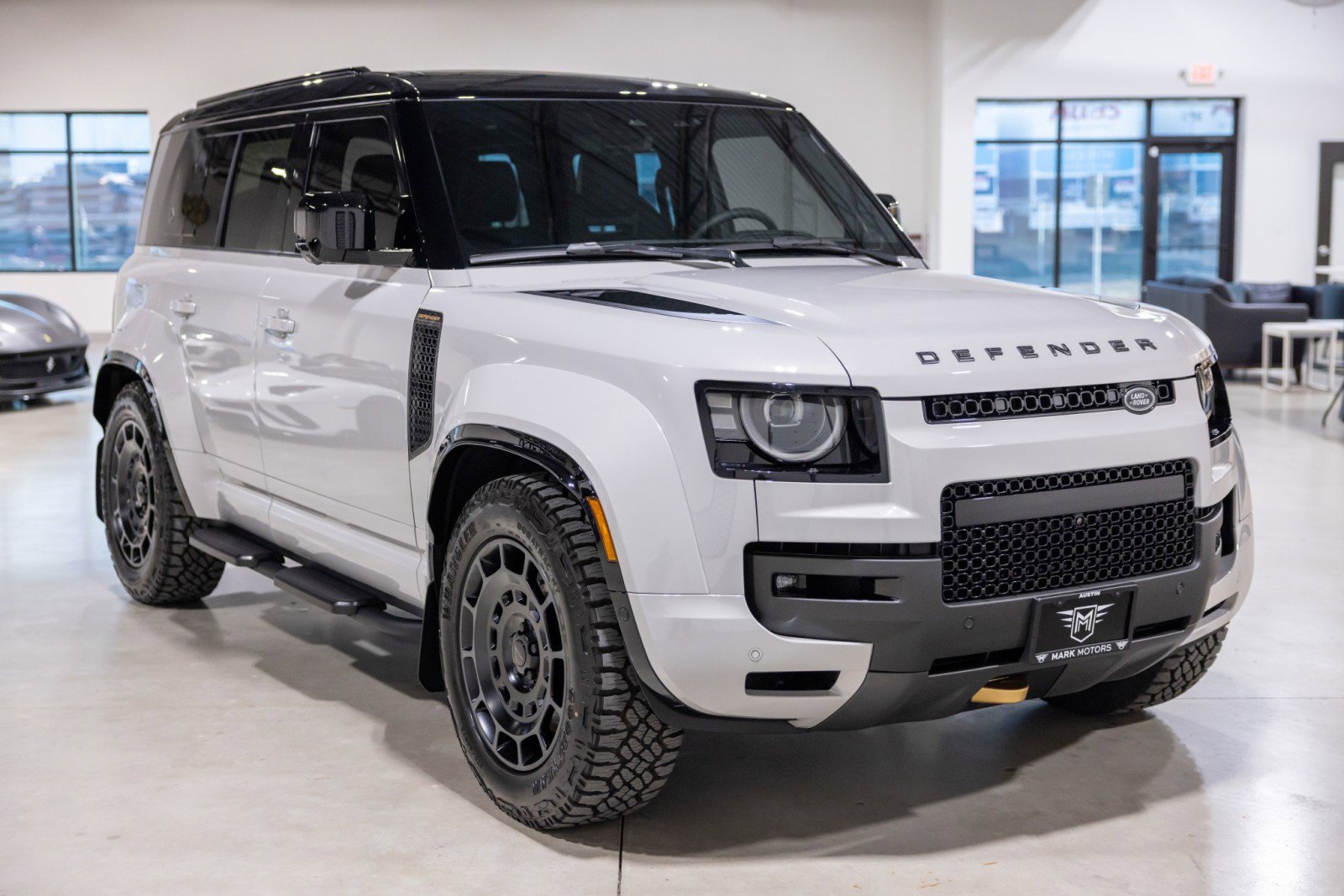 Used 2026 Land Rover Defender 110 OCTA image 10