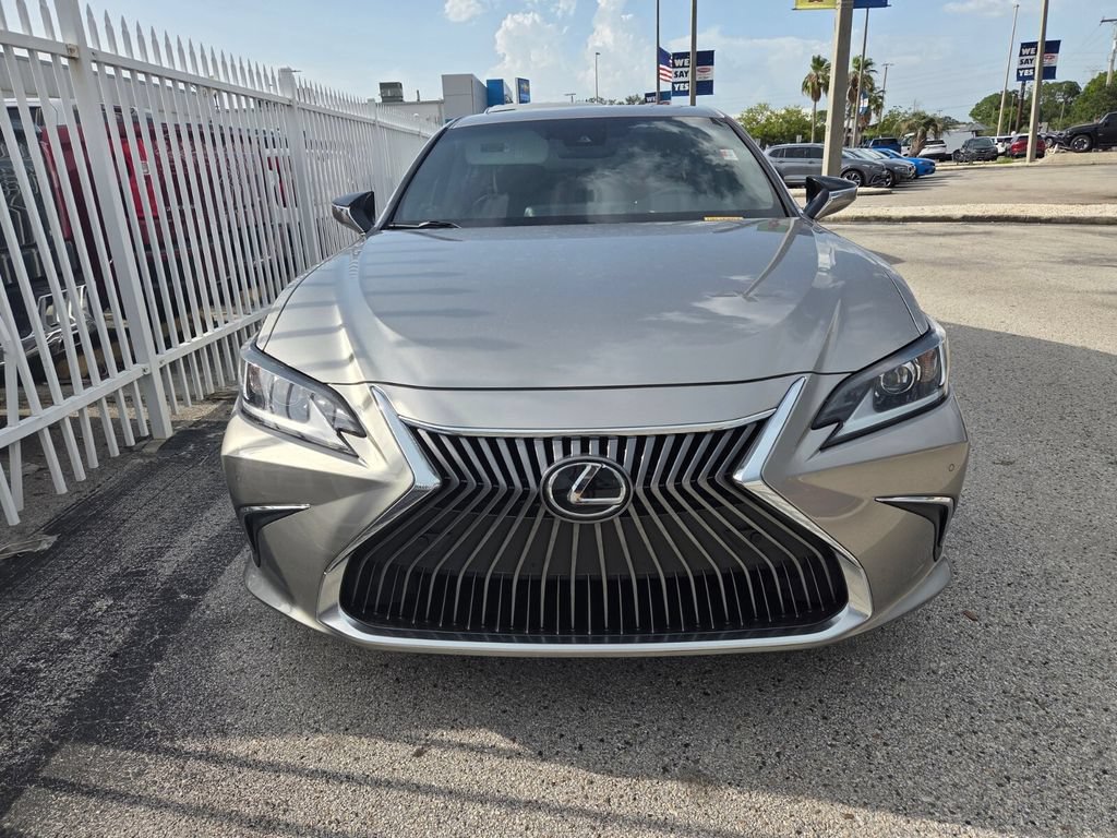 Used 2020 Lexus ES 350 w/ Premium Package FWD image 2