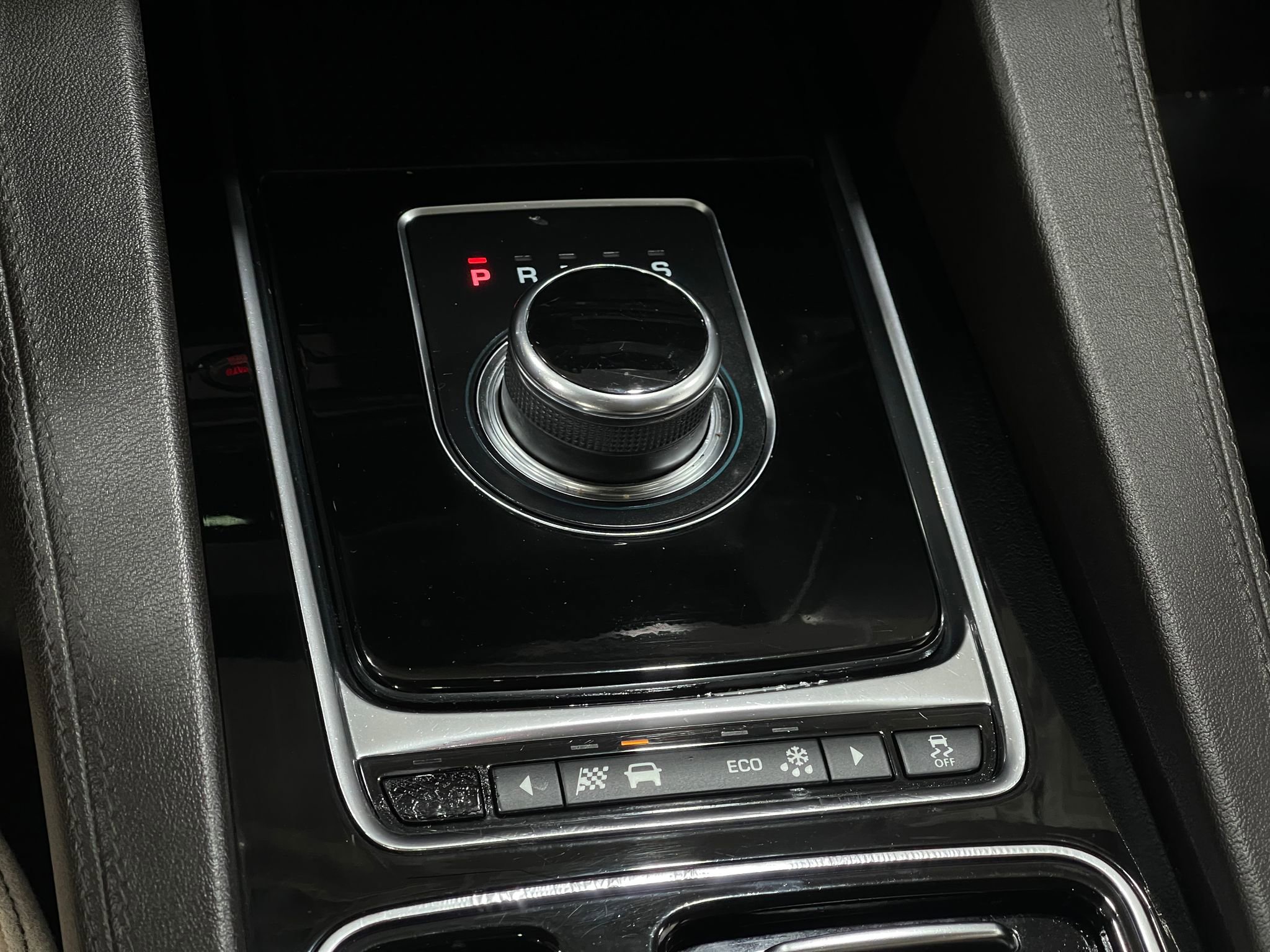 Used 2019 Jaguar F-PACE Prestige image 30