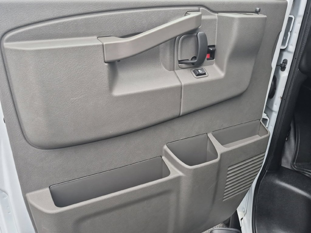 Used 2025 Chevrolet Express 2500 RWD image 12