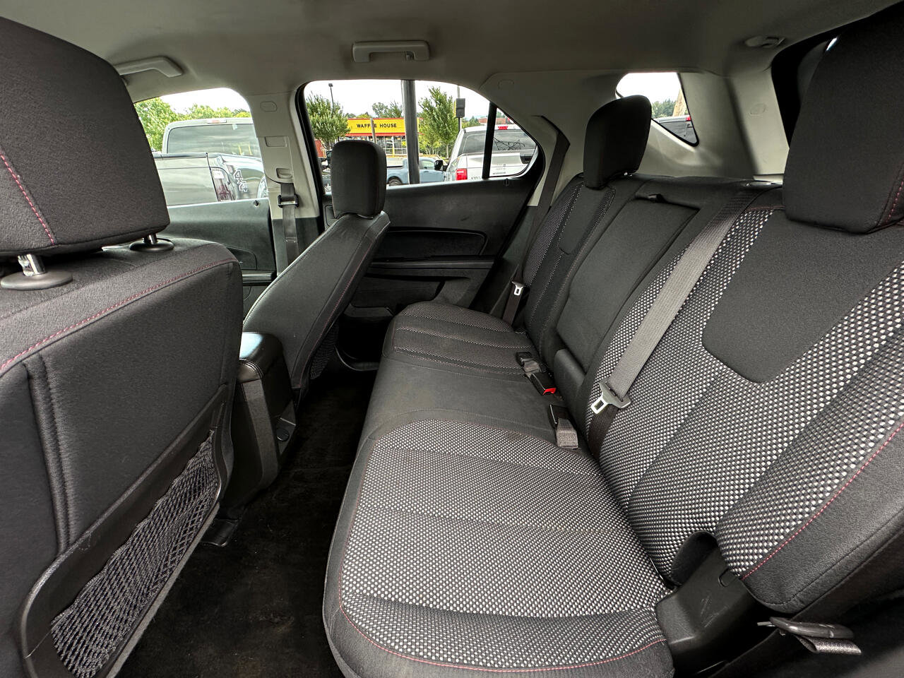 Used 2017 Chevrolet Equinox LT w/ Convenience Package image 9