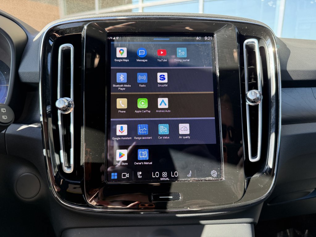Used 2023 Volvo XC40 Recharge Ultimate AWD/4WD image 22