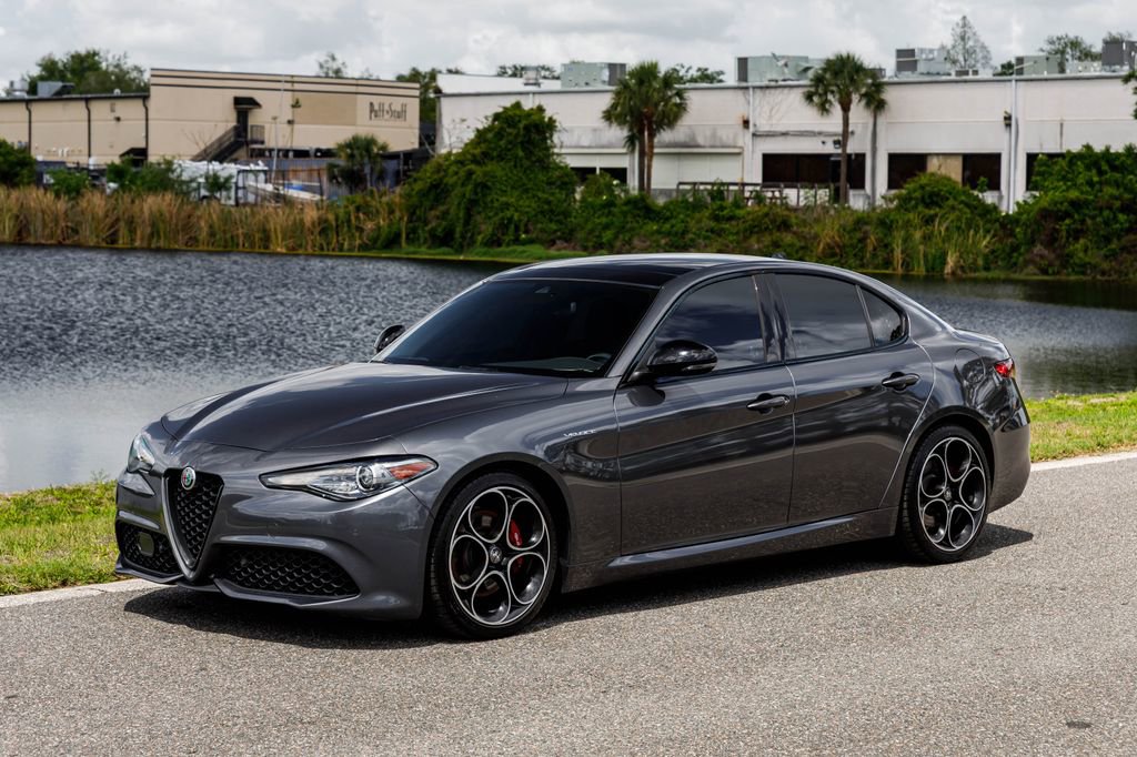 Used 2022 Alfa Romeo Giulia Veloce image 16