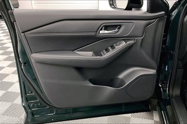 New 2026 Nissan Rogue SV image 31