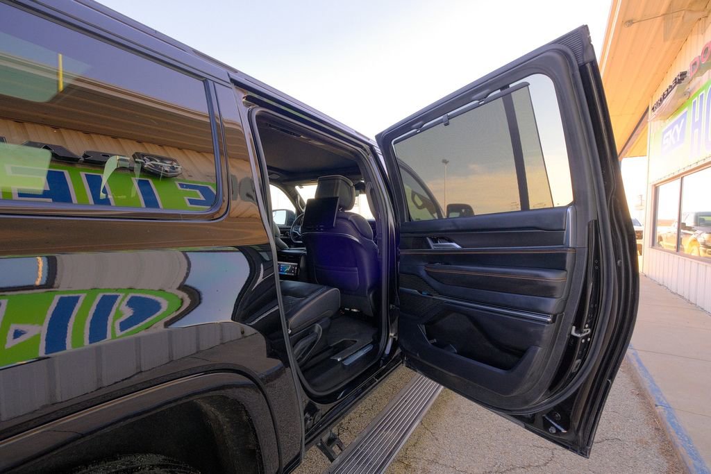 Used 2023 Jeep Grand Wagoneer L Series III w/ Rear Seat Video Group 1 image 19