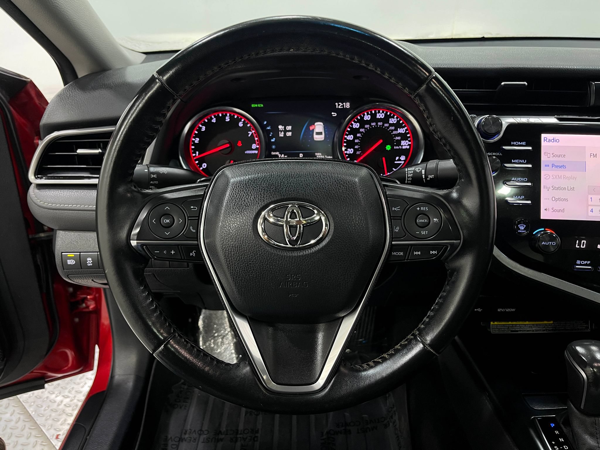 Used 2020 Toyota Camry XSE FWD image 21