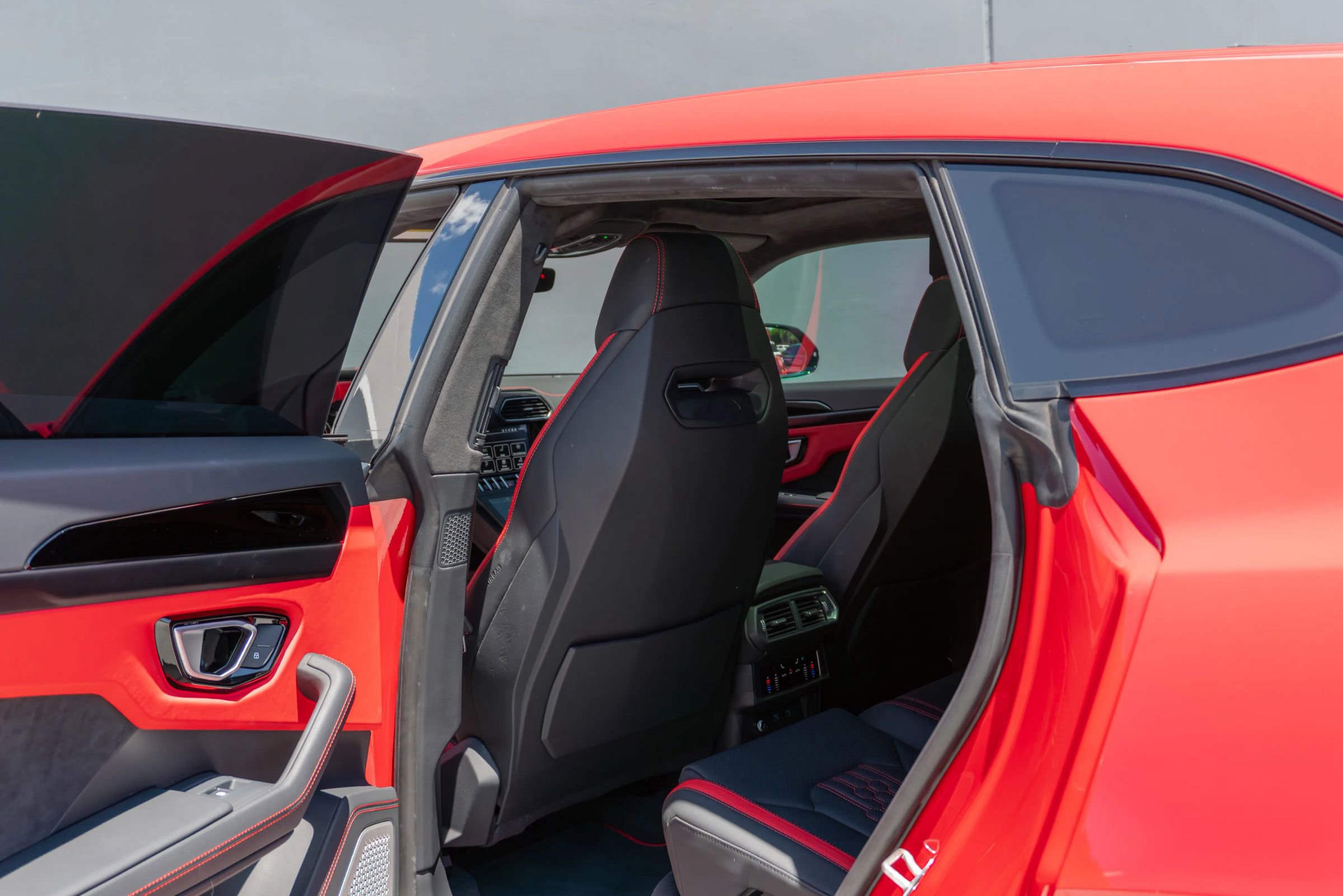 Used 2024 Lamborghini Urus S AWD/4WD image 77