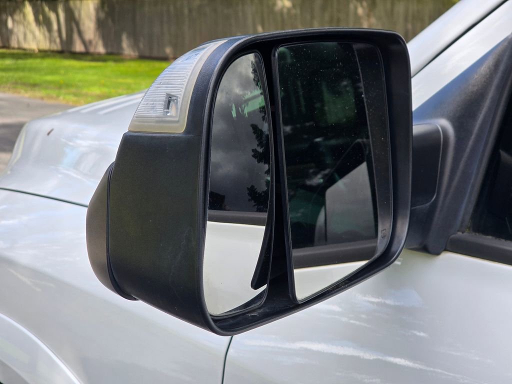 Used 2016 RAM 3500 Laramie w/ Sport Appearance Group image 12