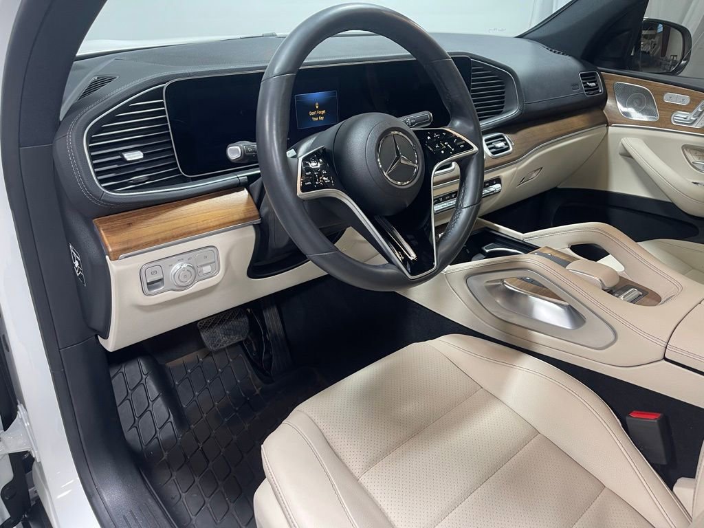 Used 2024 Mercedes-Benz GLS 450 4MATIC image 21