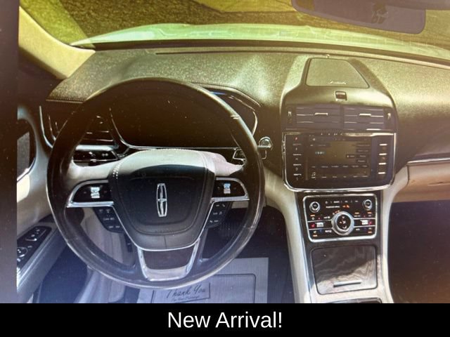 Used 2018 Lincoln Continental Select w/ Continental Climate Package AWD/4WD image 15