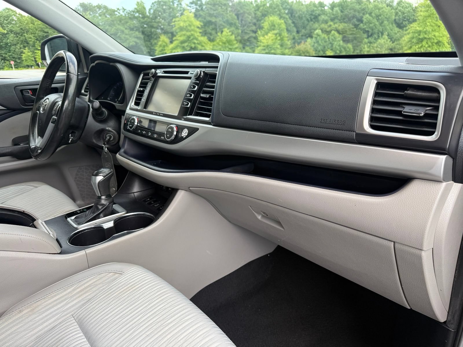 Used 2019 Toyota Highlander Plus w/ Protection Package #3 AWD/4WD image 24