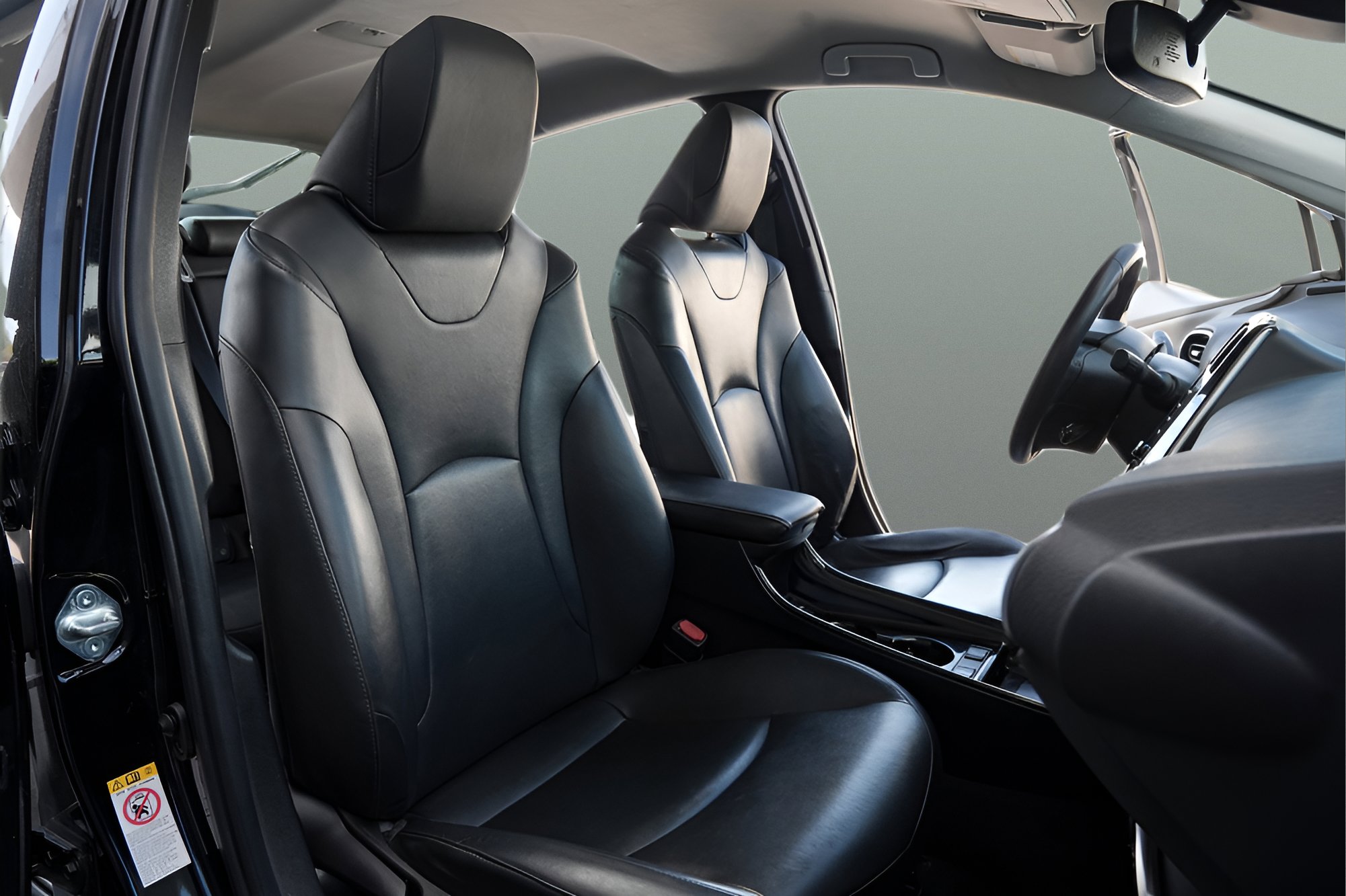 Used 2020 Toyota Prius XLE image 14