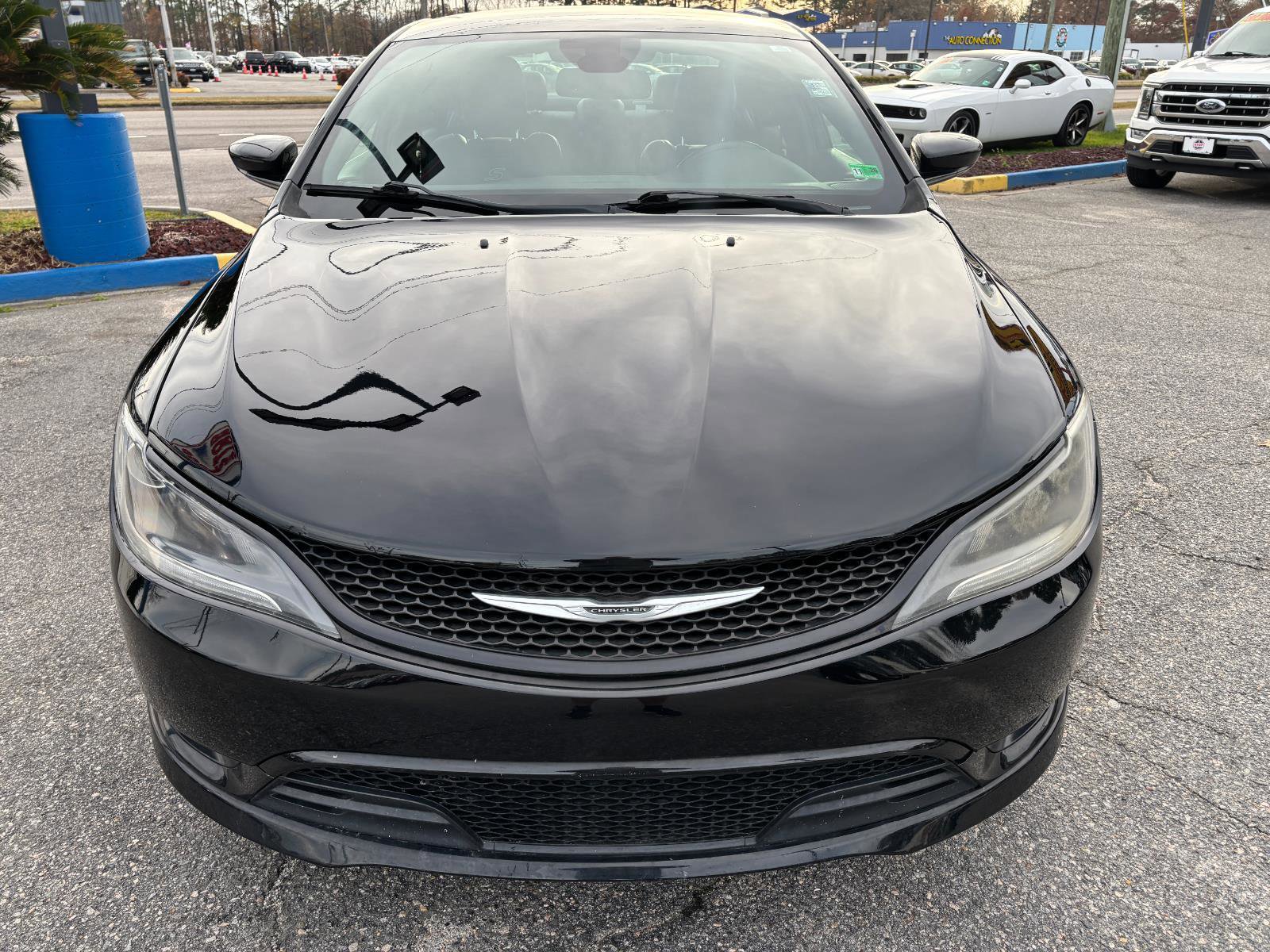 Used 2015 Chrysler 200 S w/ Comfort Group image 9