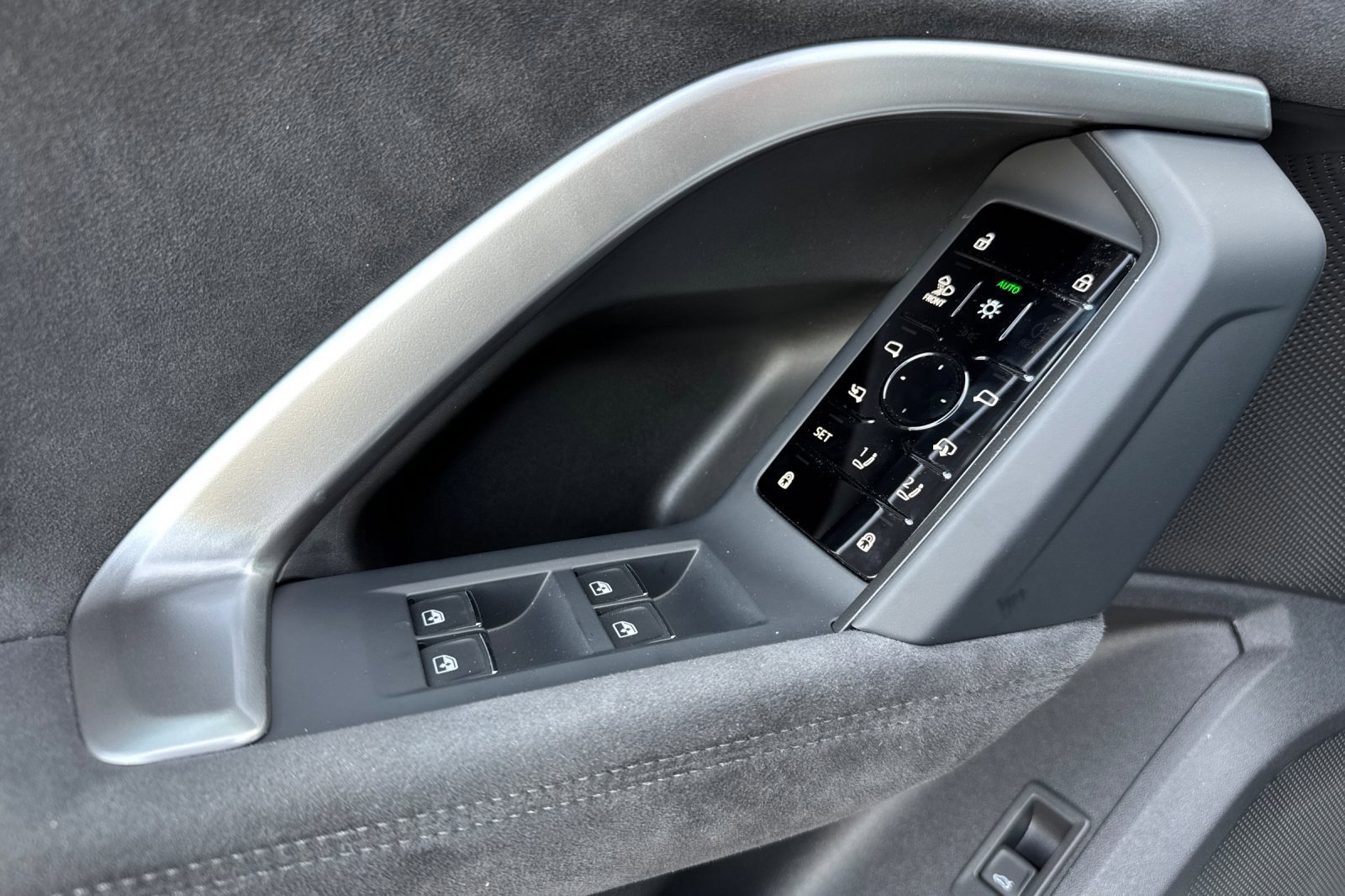 New 2025 Audi SQ5 Premium Plus image 8