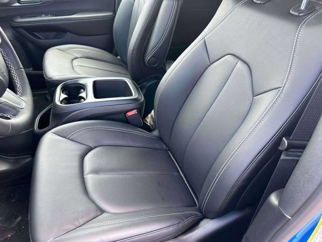 New 2026 Chrysler Pacifica Select FWD image 13