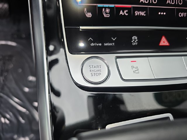 Used 2020 Audi Q8 Prestige AWD/4WD image 28