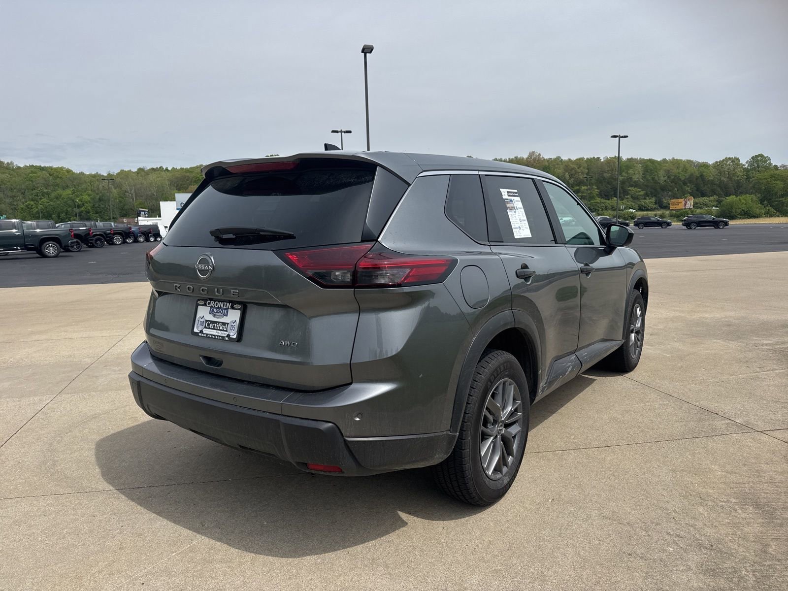 Used 2024 Nissan Rogue S AWD/4WD image 4